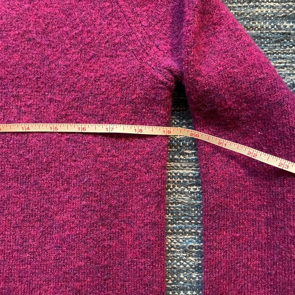 Banana Republic magenta sweater - Picture 5 of 7